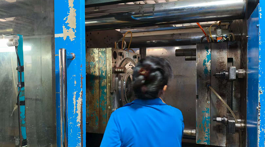 房車(chē)出行，小型烘干機為何不可或缺？