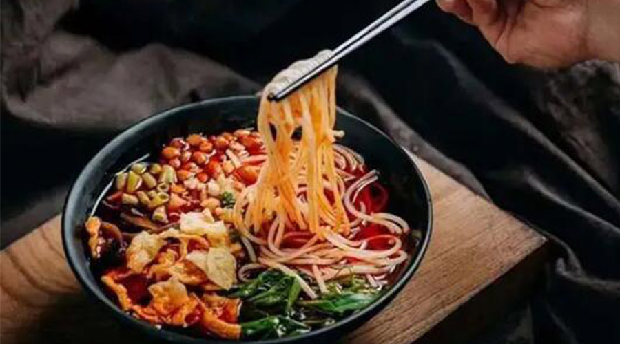 吃螺螄粉衣服上有味道如何快速解決！滾筒衣服烘干機有辦法