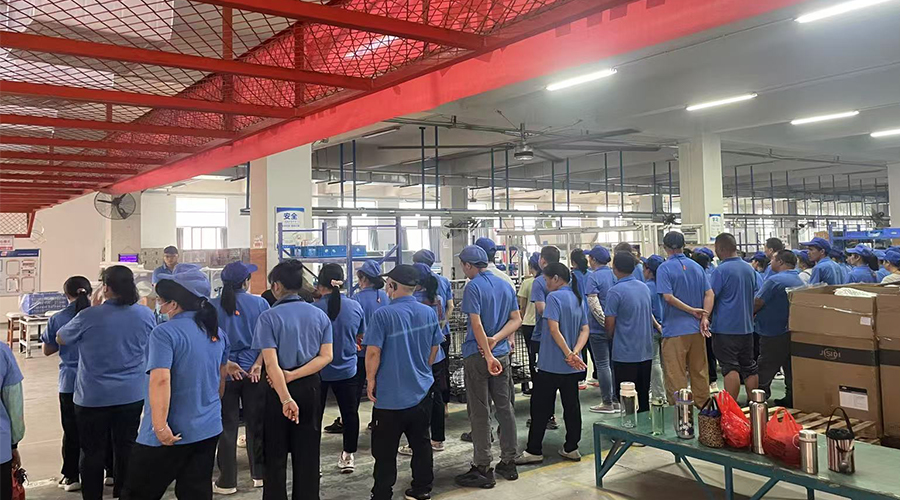 金環(huán)早會(huì )：凝聚團隊力量，助力生產(chǎn)前行