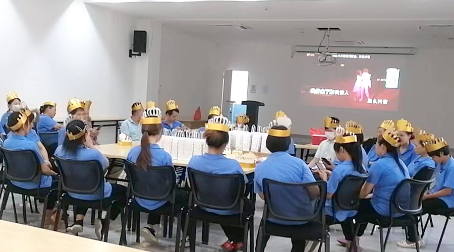 歡聚一堂 溫暖相伴！金環(huán)電器舉辦9月員工生日會(huì )