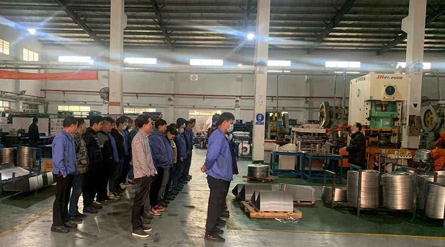 意氣奮發(fā)！金環(huán)電器沖壓車(chē)間組織人員開(kāi)展例行早會(huì )